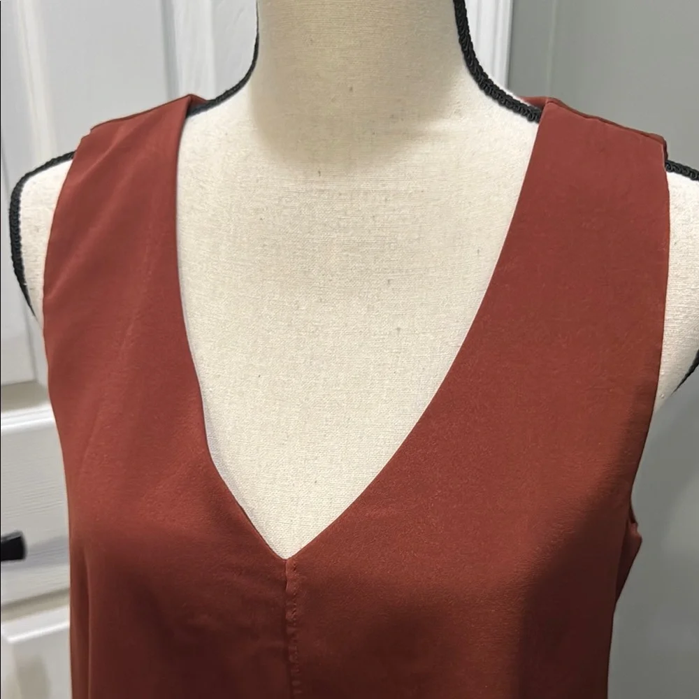 Gilli Rust V-Neck Tank Top - Picture 3 of 6
